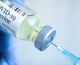 La polizza di Responsabilità Civile Professionale copre o meno l’attività di medico vaccinatore?